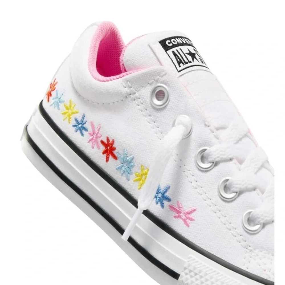 NEW Converse Girls White Chuck Taylor All Star Embroidered Flower Sneakers 1